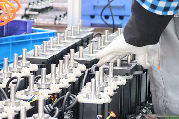 نحوه ادغام رمزگذارها در استپر موتورها برای کنترل حلقه بسته