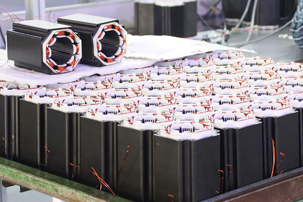 MOQ معمولی برای موتورهای پله ای سفارشی از یک سازنده چینی چیست؟