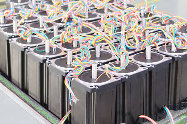 Cad &eacute; an Difr&iacute;ocht idir M&oacute;tair Seafta Soladach agus M&oacute;tair Hollow?