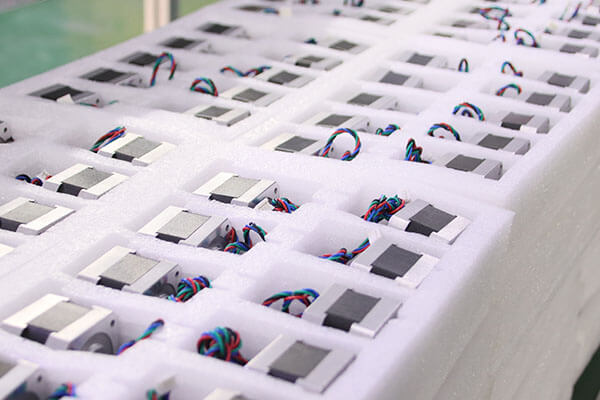 Per qu&egrave; els servomotors pas a pas integrats milloren l'estabilitat en aplicacions d'alta velocitat