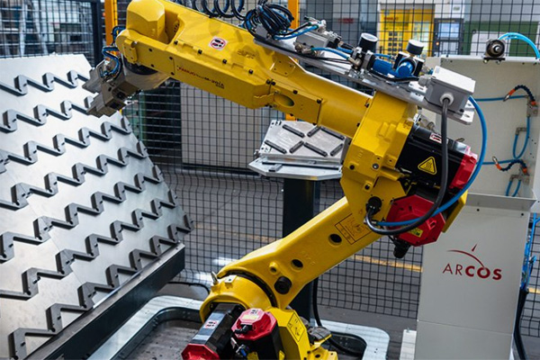 Com els servomotors integrats milloren l'efici&egrave;ncia dels robots d'atenci&oacute; a la m&agrave;quina?